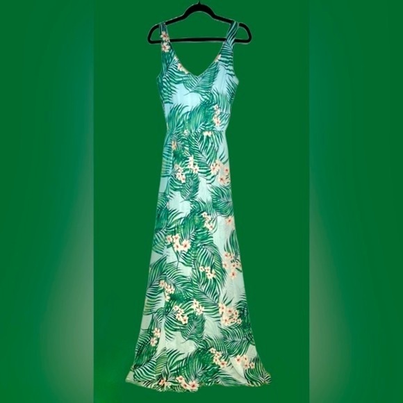 NEW Kendall Maxi Dress in Hanalei Dream with V-Neck, Elastic Waist, & Leg Slit S - Picture 10 of 14